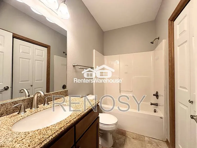2000 Meadow Ct #405 — Photo 18