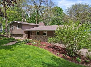 6628 Columbus Dr, Middleton, WI 53562