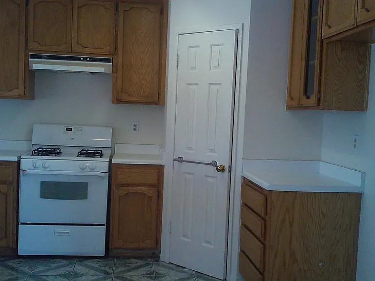 8461 Ironwood Ave — Photo 1
