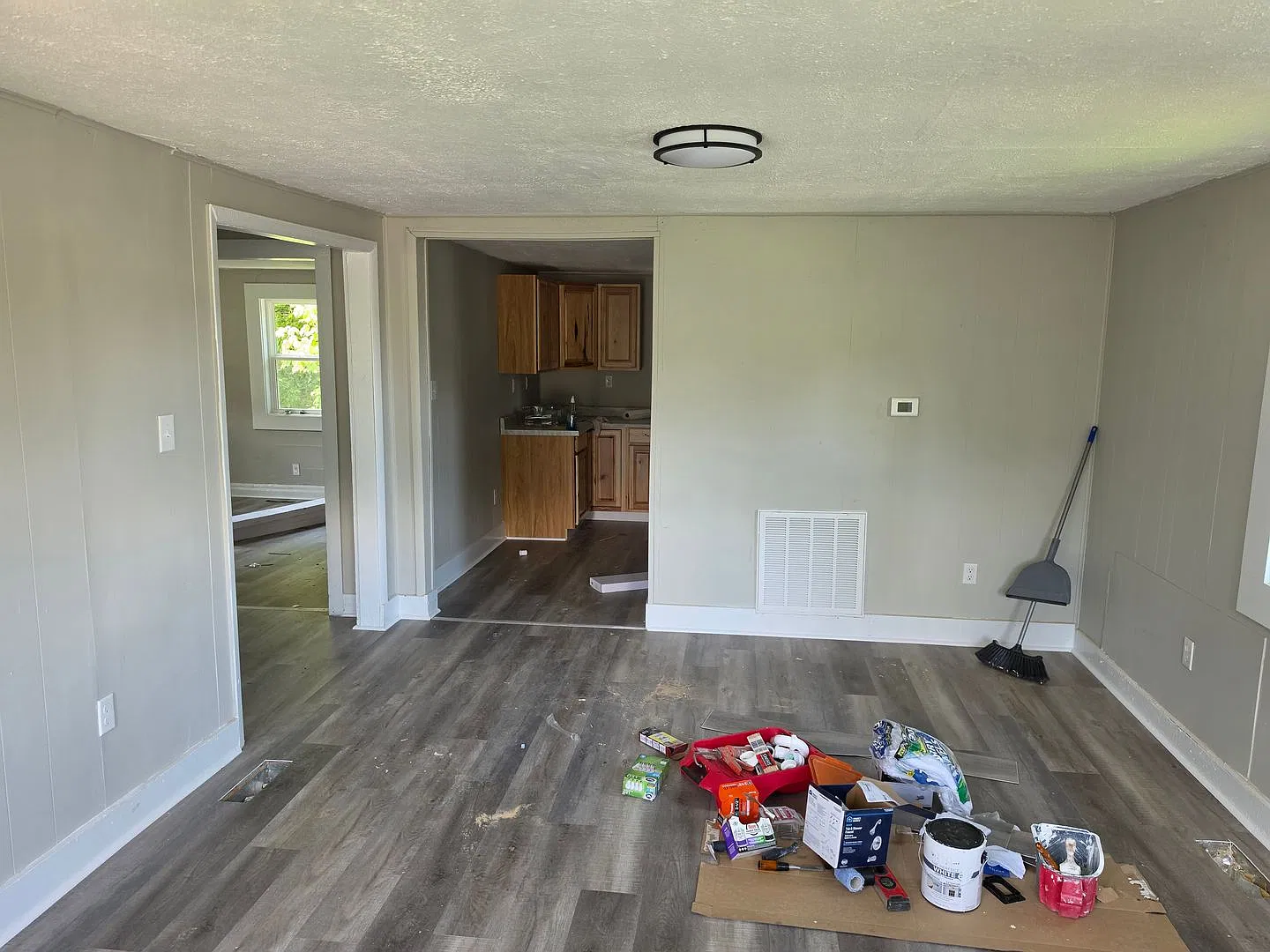 Remodeled 2/1 home in Kingsport — Photo 2