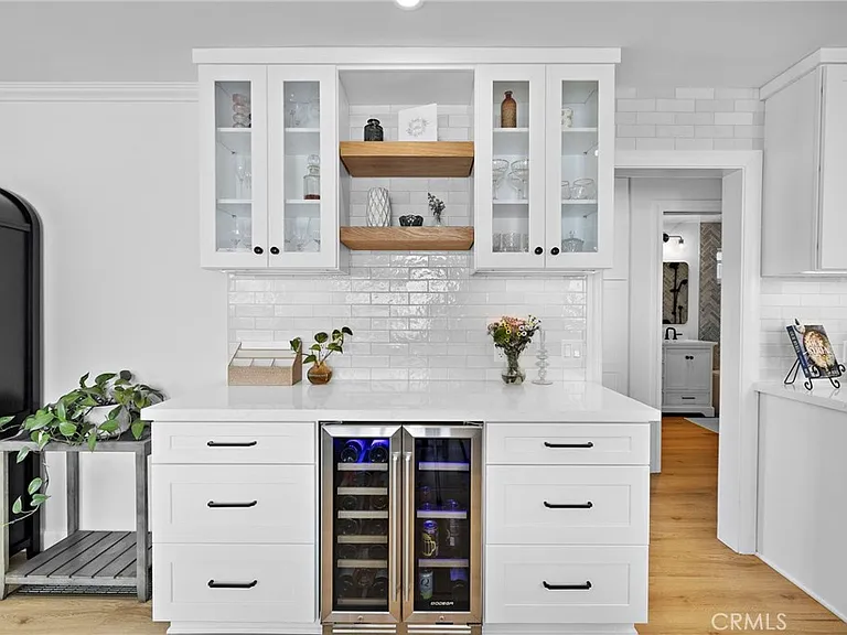 226 La Jolla Dr — Photo 19