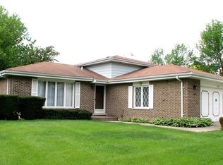 3301 Stewert Dr, Darien, IL
