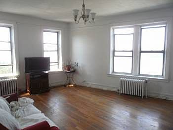 3rd image of 130 Haven Ave