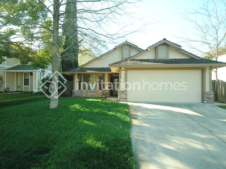 3462 Lowther Way — Photo 1
