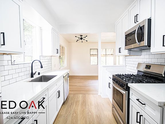 4th image of 153 S Avenue 57 #16