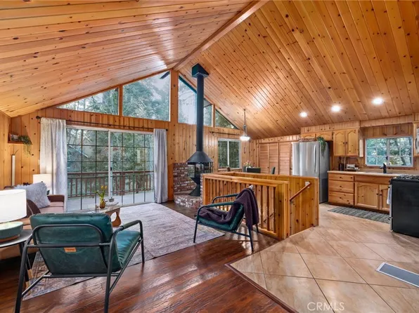 32143 West Dr, Running Springs, CA 92382