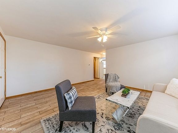 5th image of 10146 Hartford Ct APT 1B