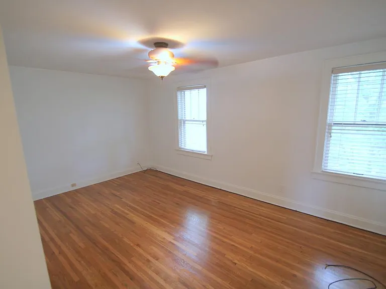 294 Siebert St — Photo 3