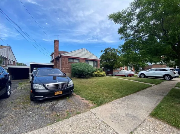 81 Park Hill Ct, Staten Island, NY 10304