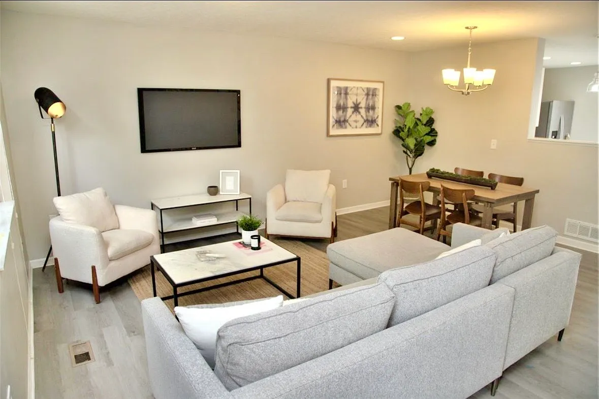 4 bed, 3.5 bath, 1680 sqft, $3,295 — Photo 3