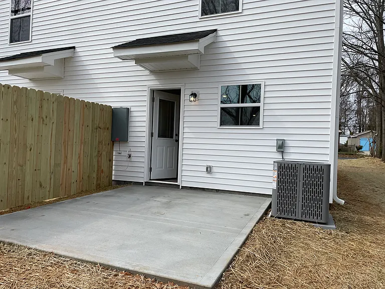 210 King St — Photo 26