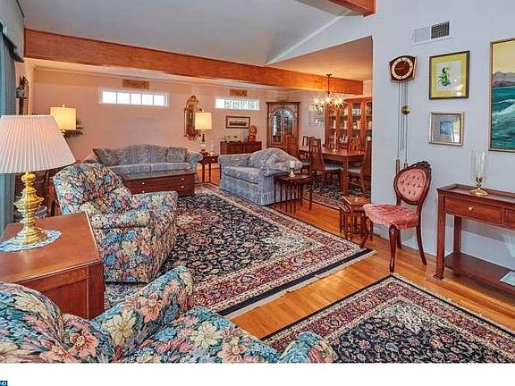 4th image of 2413 Nicholby Dr