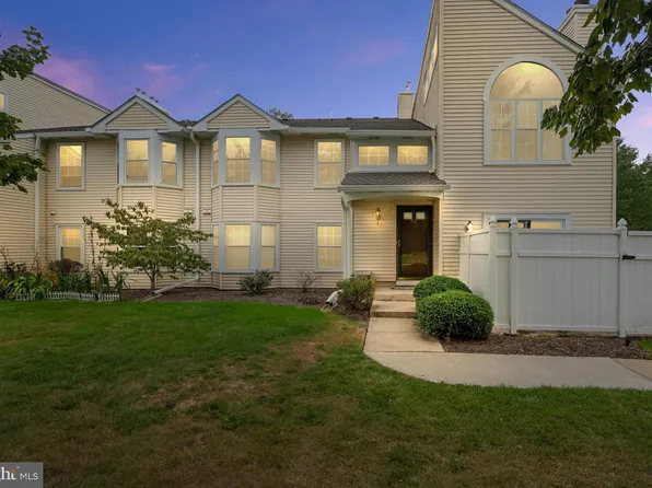 228 Mill Run Ct Building 29, Hightstown, NJ 08520