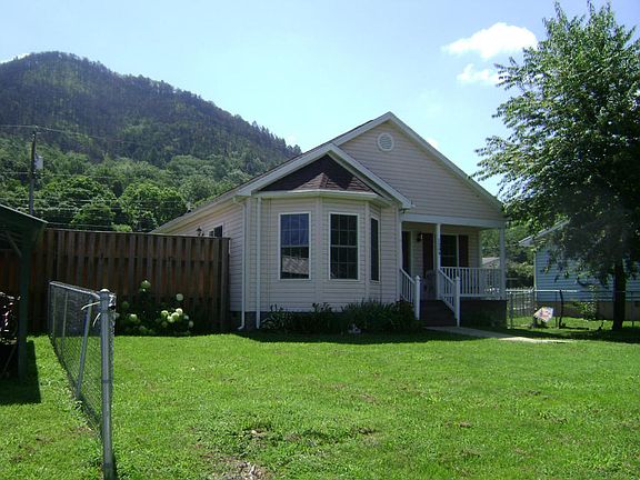 2nd image of 1234 Cedar Ave