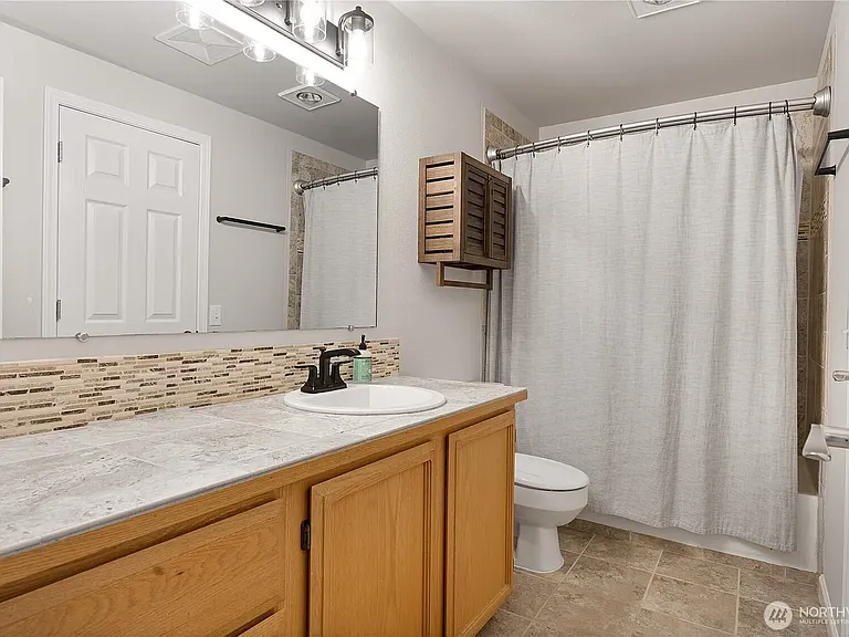 22445 Sunridge Way NE — Photo 9