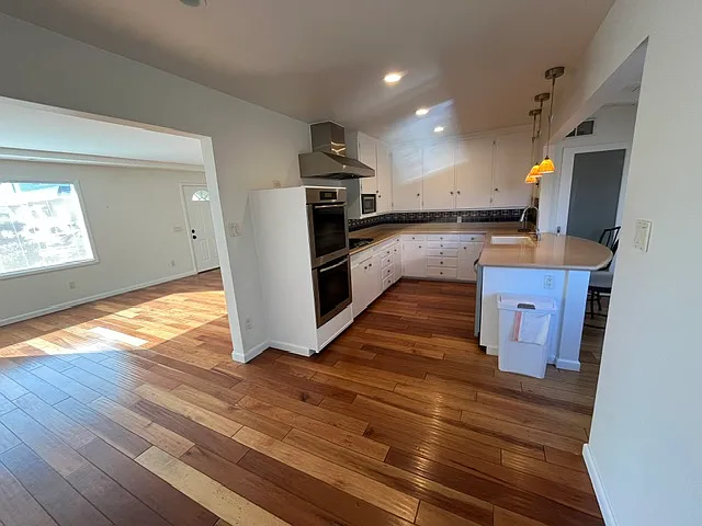 2 bed, 1000 sqft, $3,200 — Photo 2