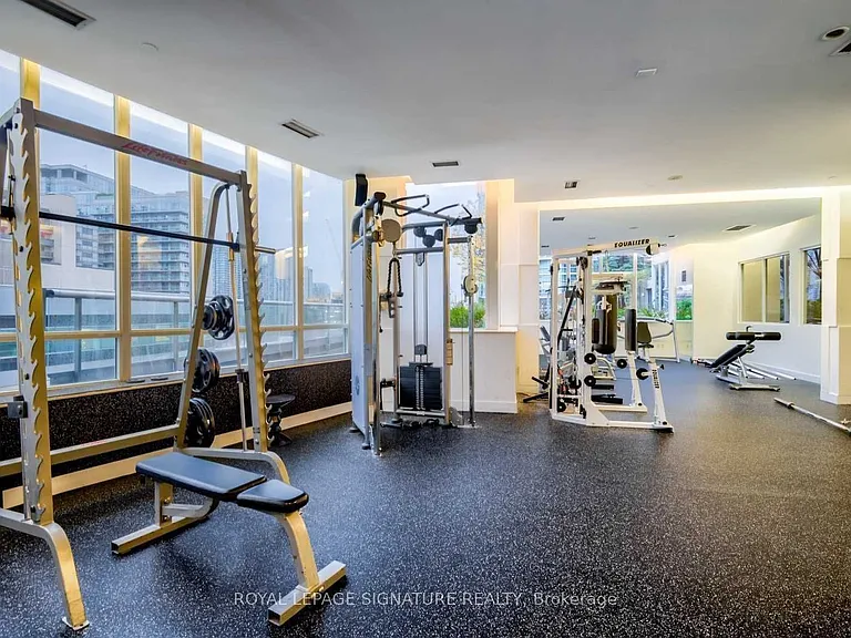 250 Wellington St W #632 — Photo 16