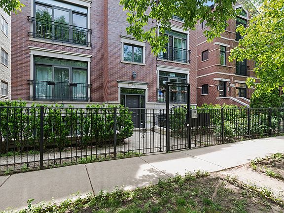 2nd image of 4831 N Winthrop Ave APT 3S
