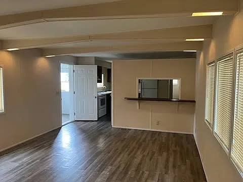 2 bed, 1.5 bath, 952 sqft, $1,000 — Photo 2