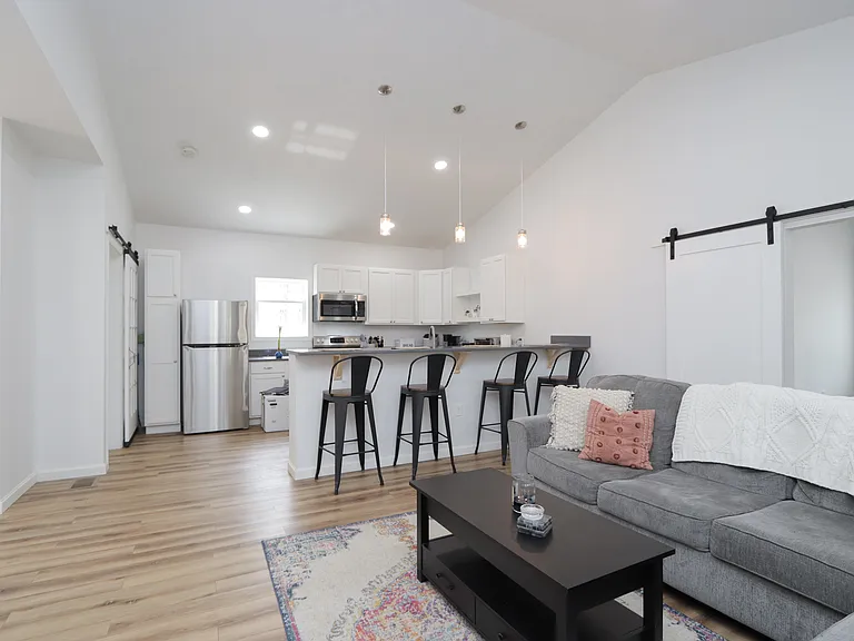 177 Thompson St — Photo 4