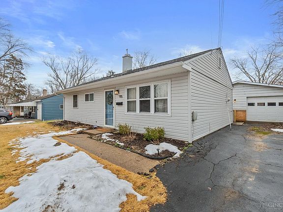 3rd image of 915 Sunrise Dr