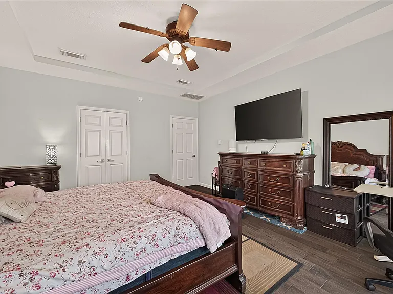 6514 Kings Summit Dr — Photo 35