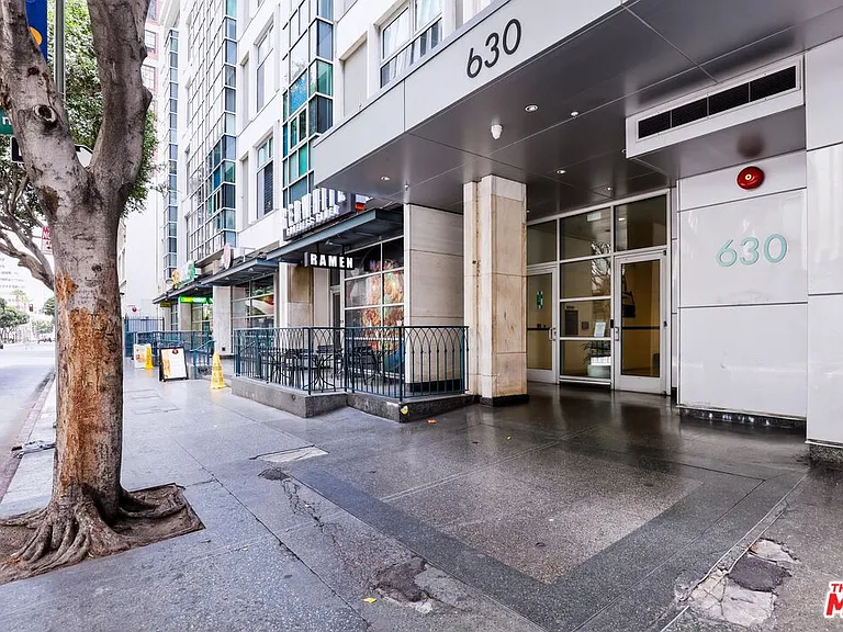 630 W 6th St #310 — Photo 25