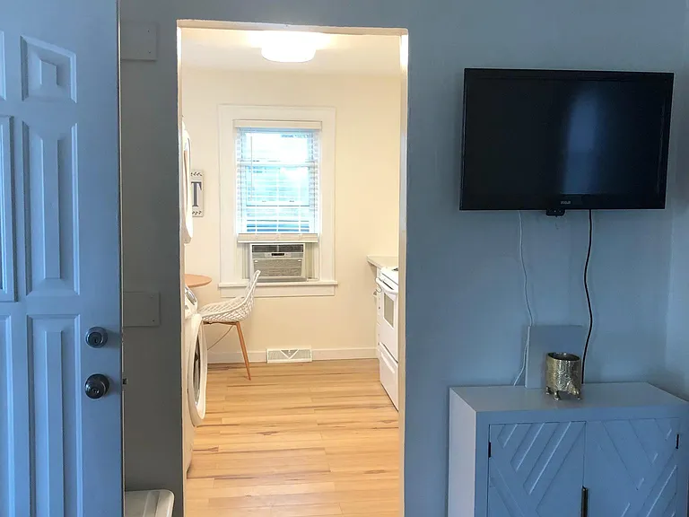 400 Franklin Ave — Photo 15