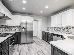 811 Maple St, Centerton, AR 72719