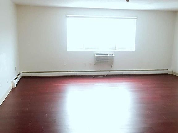 2nd image of 215 Winter St APT 5F