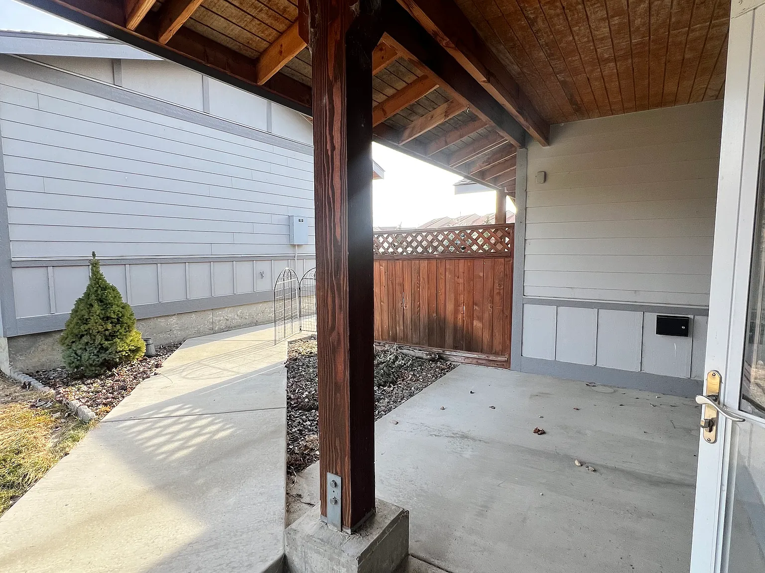 122 Red Hawk Dr — Photo 4