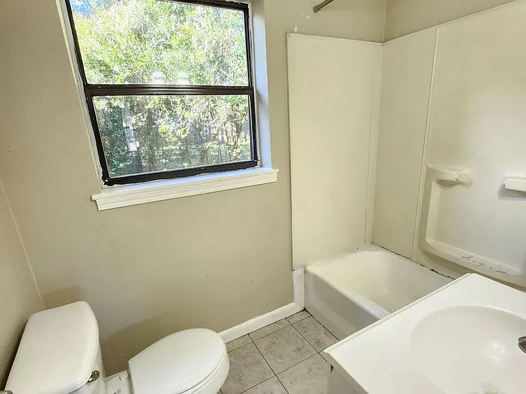 5501 Mayfair Dr — Photo 11