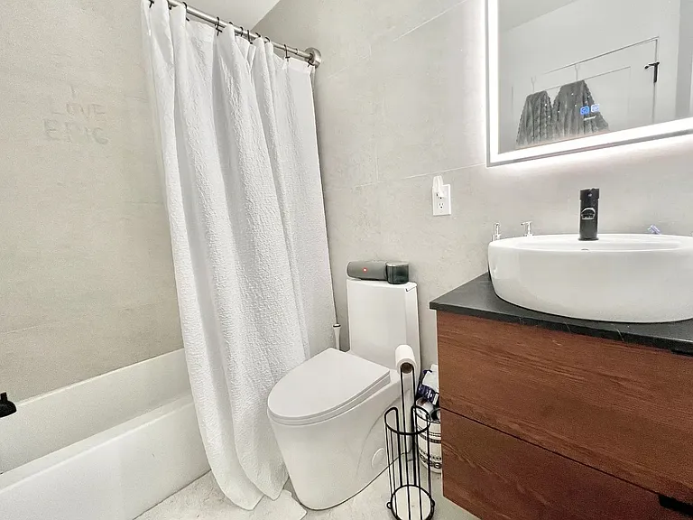164 Richmond St #A2 — Photo 15
