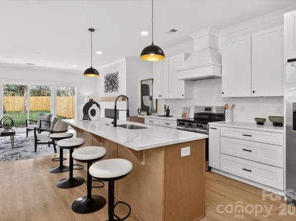 216 Lander St, Charlotte, NC 28208