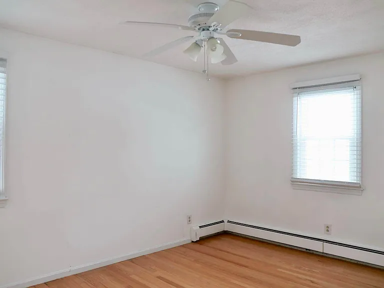 29 Anthony Ln — Photo 8