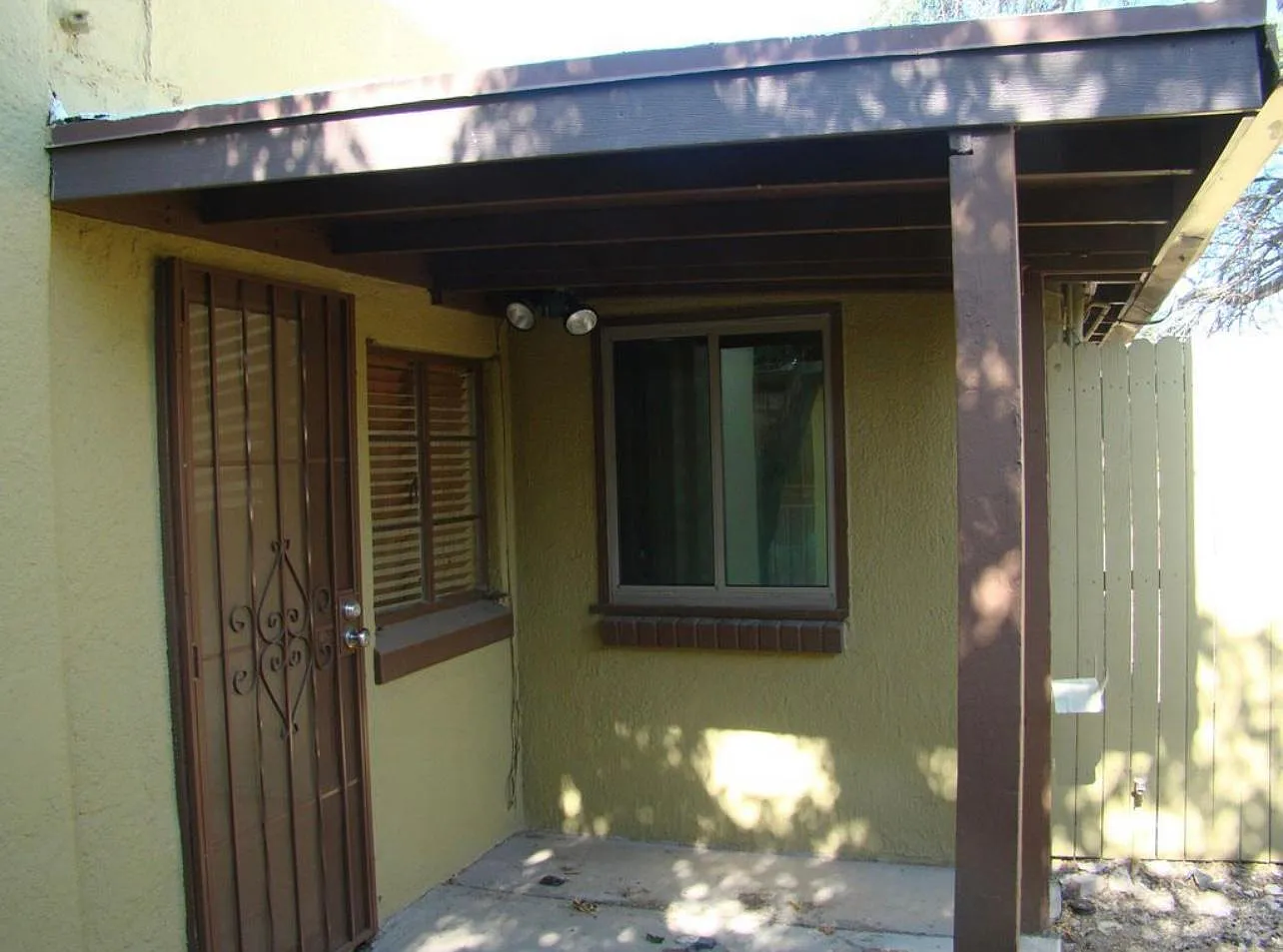 1000 E Spring St — Photo 4
