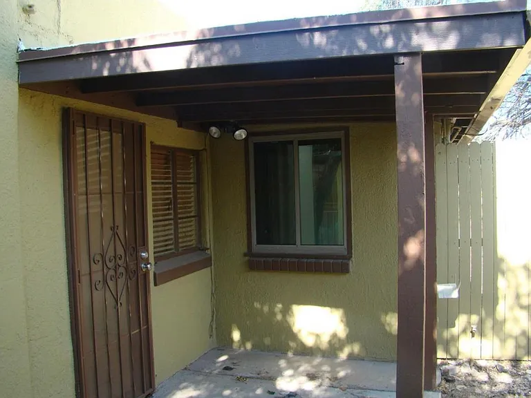 1000 E Spring St #A — Photo 3