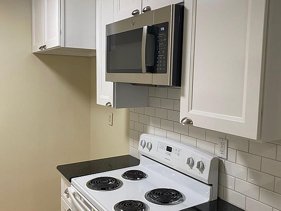 2nd image of 7820 Baird Ave APT 2