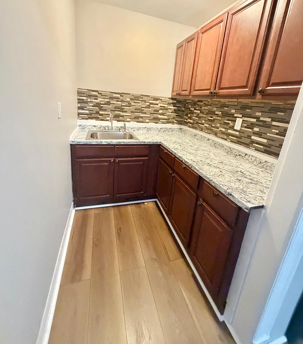 Building Photo - 552 Dixwell Ave #2