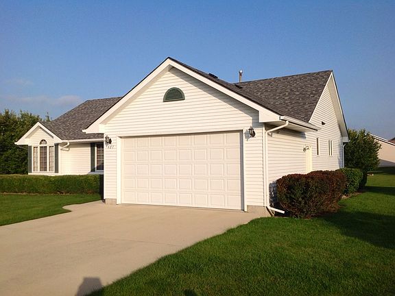 3rd image of 467 Dogwood Ln