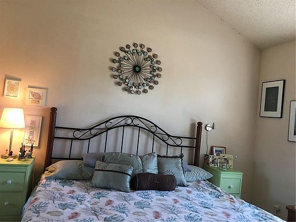 5th image of 228 Laurel Springs Ct