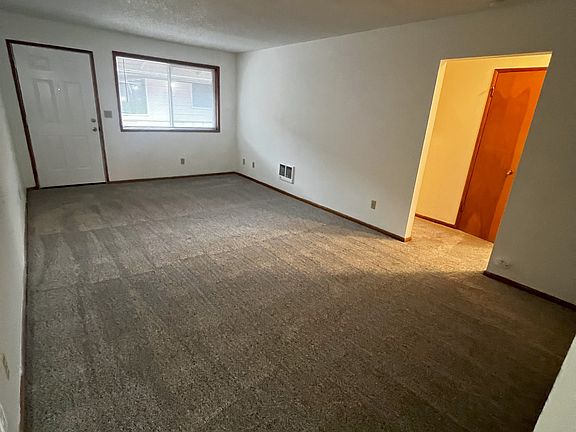 4th image of 3050 Maryland St APT 9