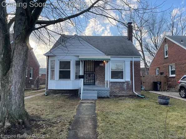 6037 Piedmont St, Detroit, MI 48228