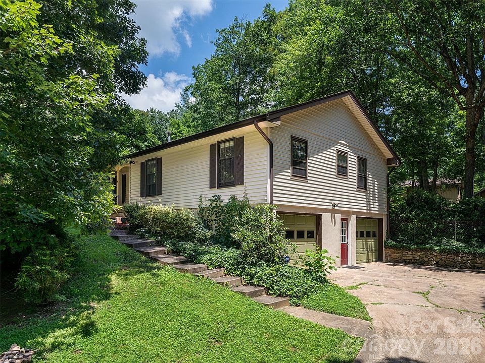 1st image of 14 Forest Ridge Dr