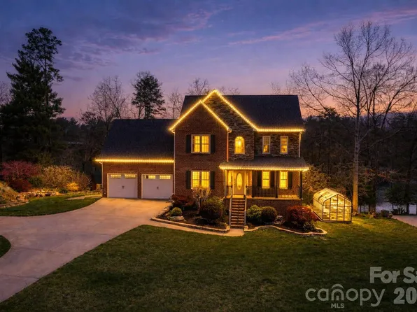 4726 Crystal Falls Ave, Hickory, NC 28601