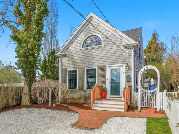 3 Cottage Ct, Nantucket, MA 02554