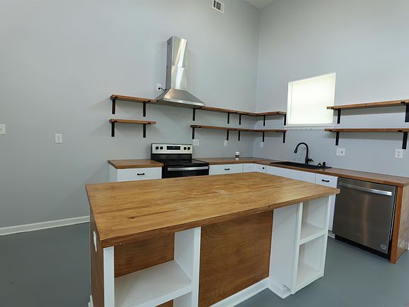 2nd image of 7951 Nottingham St