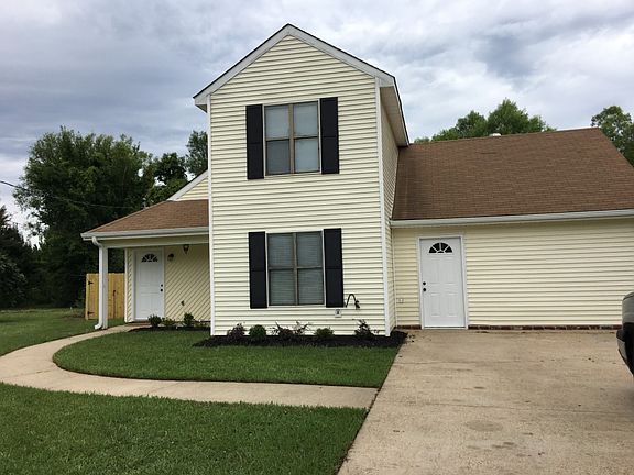 2nd image of 1020 Twin Pine Ln