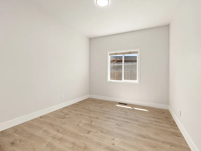 10494 W Shields Ave — Photo 14