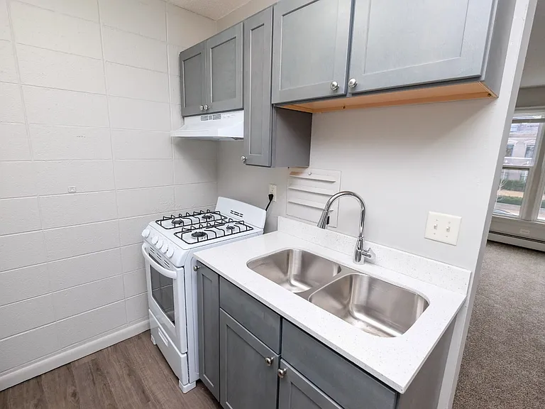 Pillsbury Apartments — Photo 17